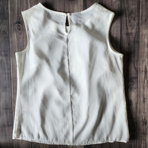 Covington white flowy/sheer tank - Picture 7 of 8